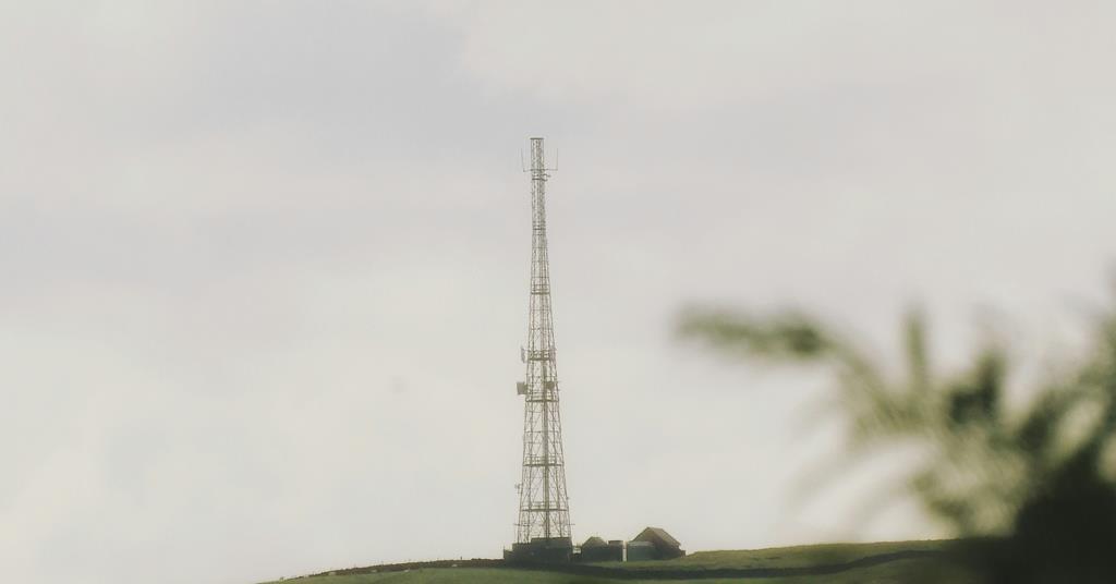 UK mobile players shun call for tighter rollout governance