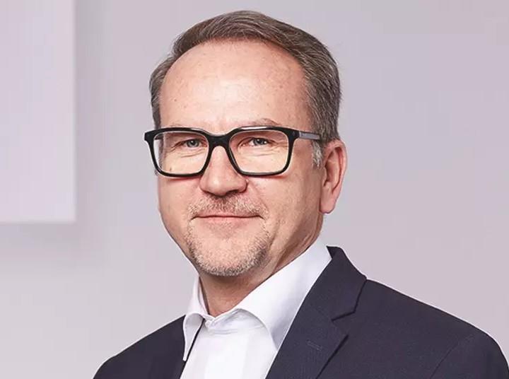 O2 Germany Ceo O2 Germany, Mainova get stuck in with 5G ‘smart pole’ rollout | Network ...