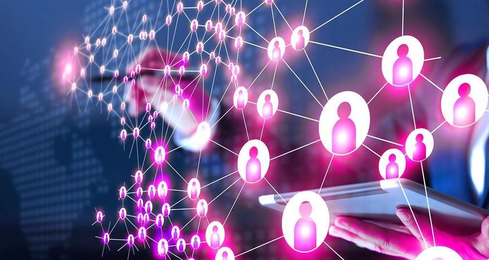 Deutsche Telekomwatch: DT works the ecosystem in B2B