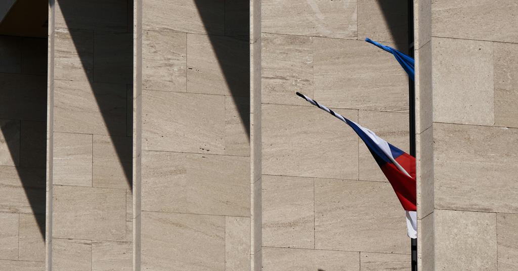 Czech MNOs land spectrum boost with coverage caveat