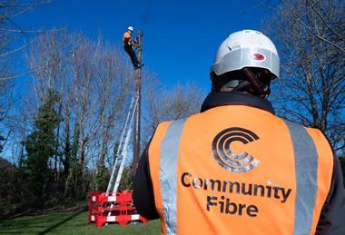 ukiw-tt-community-fibre-FY25-takeup