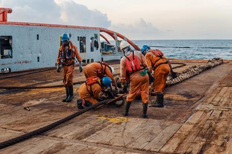 vfw242-subsea cable off the beaten track